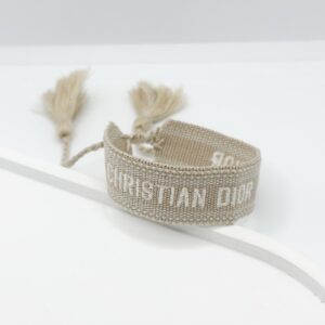 Pulsera De Tela Christhian Dior Beige Pastel Completa - Imagen 1