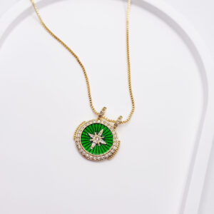 Cadena dije de lucero fondo verde - Imagen 1